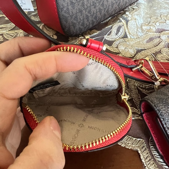 Michael Kors Crossbody with Tech Attached MK Signature - Picture 9 of 12